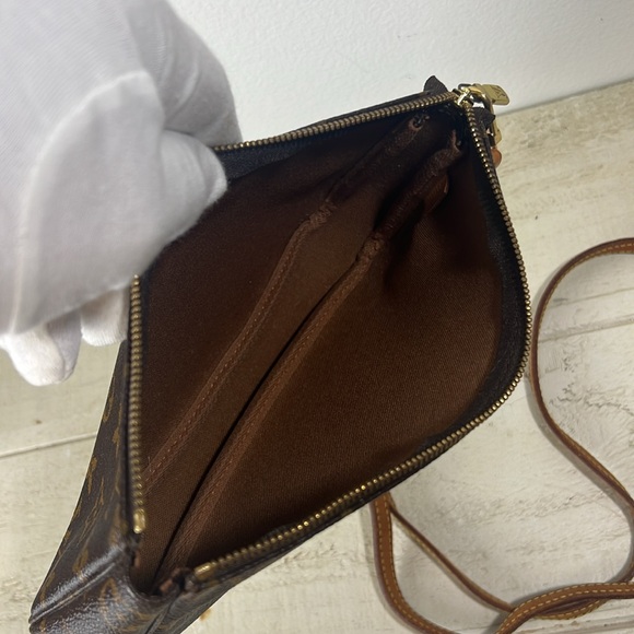 Louis Vuitton Pouch Bag Pochette Monogram - Picture 14 of 16